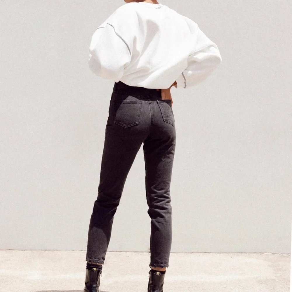 princess polly // zaiden straight leg jeans - Picture 6 of 9
